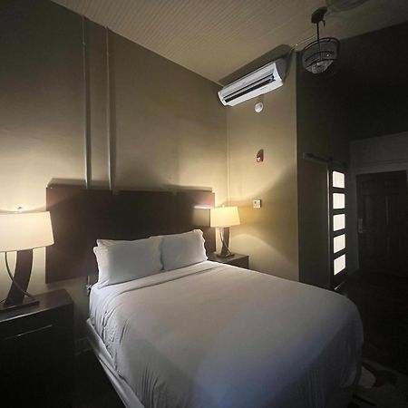 The Skylight Hotel Greenville Esterno foto